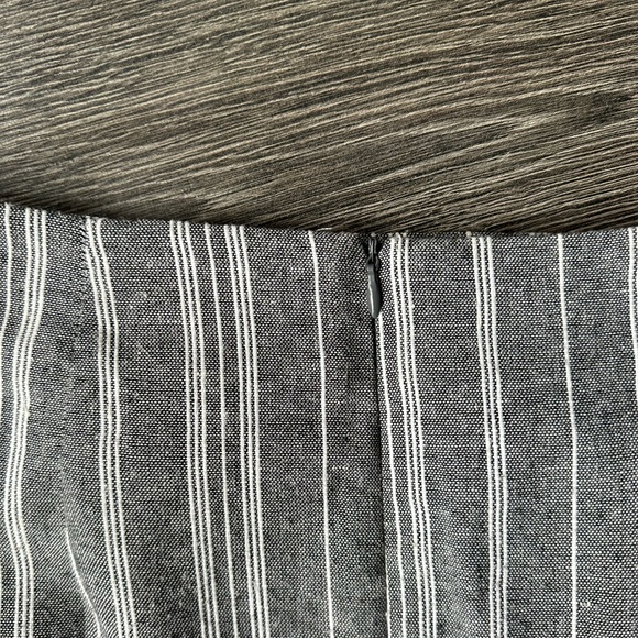 Skirt with knot detail - Picture 4 of 5